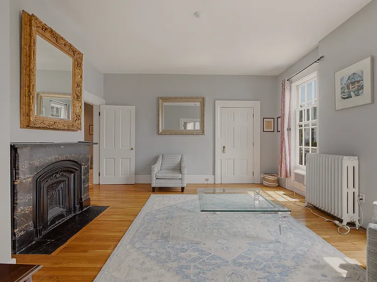 92 Pelham St #1 — Photo 3