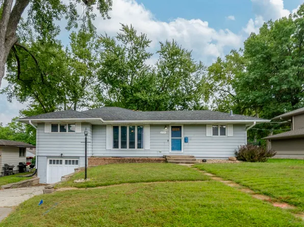 1724 Belle Ave, Cedar Falls, IA 50613