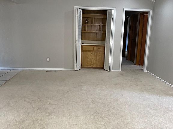 4th image of 1305 Smoking Tree St #3