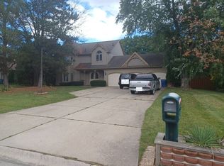 11571 Kings Coach Rd, Grand Blanc, MI 48439