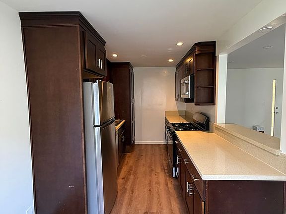 4th image of 3633 Mentone Ave APT 106