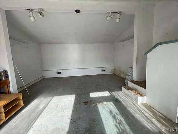 4th image of 4601 Aspen Dr