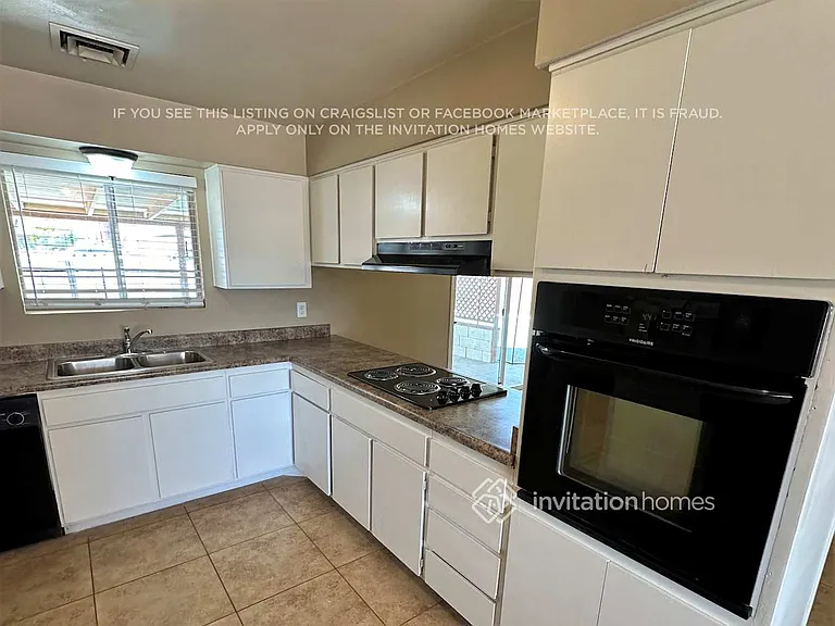 3828 W Lane Ave — Photo 4