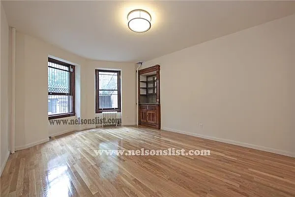 Rented by R New York | media 11