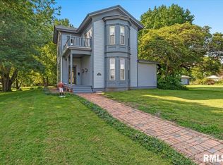 361 N Curtiss St, Waverly, IL 62692