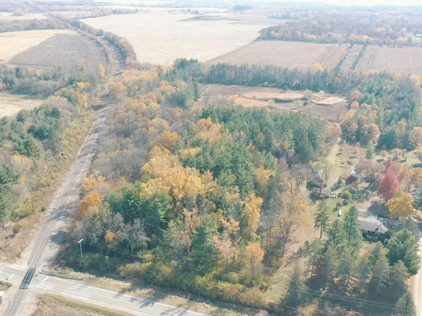 3114 220th St, Charles City, IA 50616