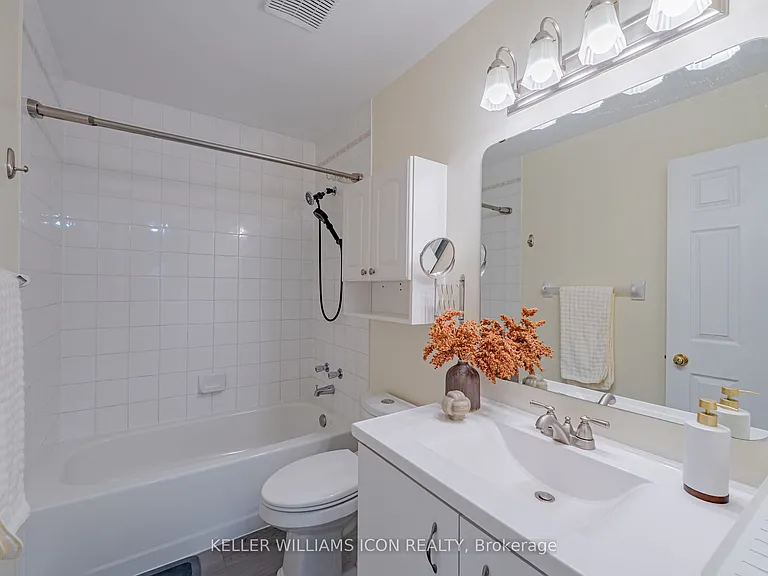 48 Blackdome Cres — Photo 22