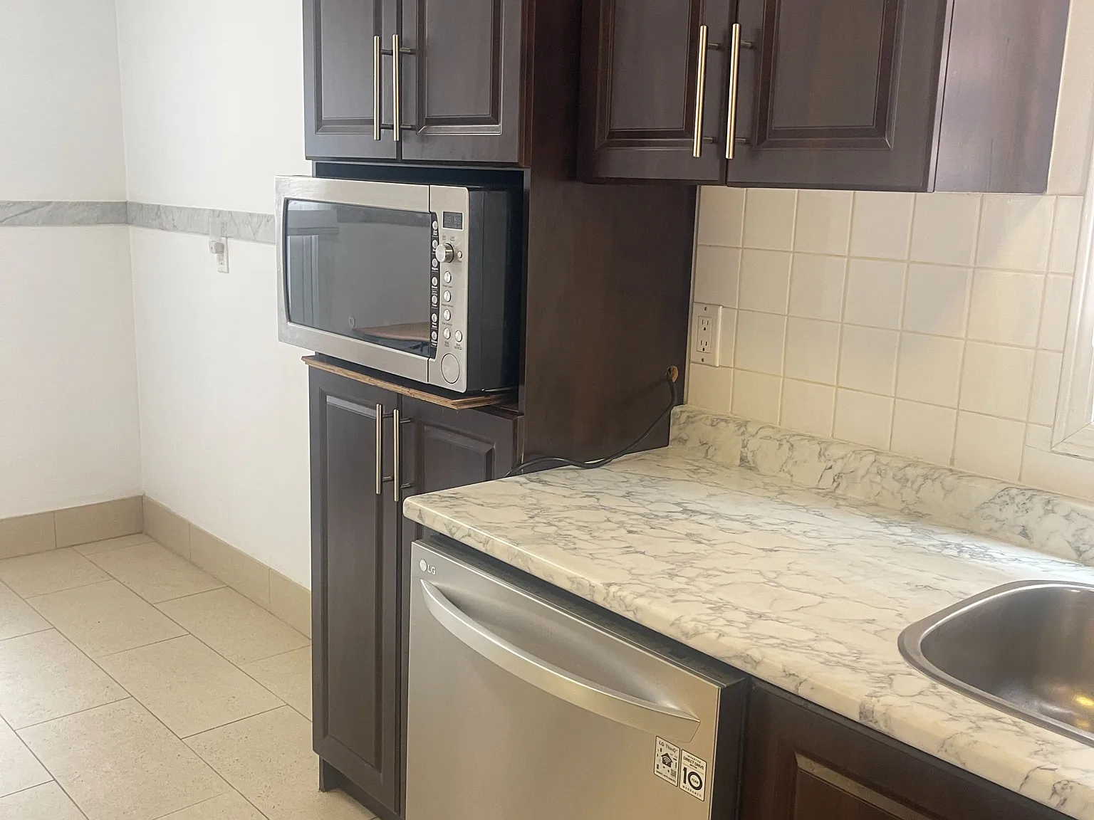 3 bed, $2,700 — Photo 4