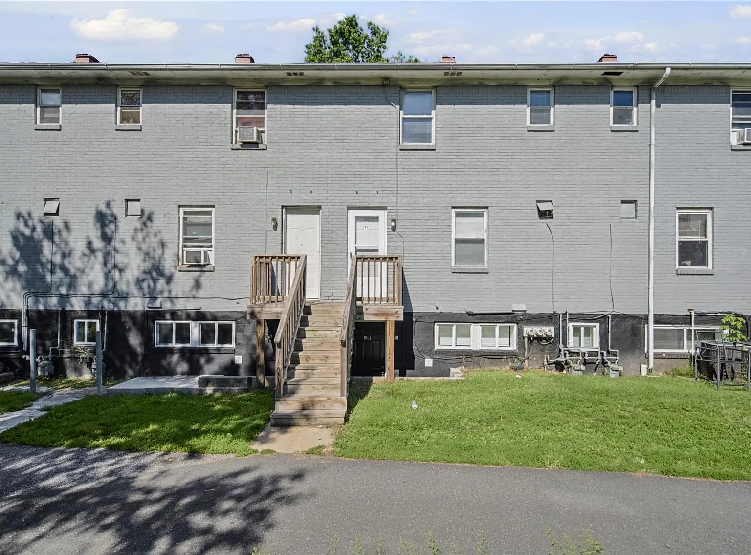 2 bed, 1000 sqft, $1,300 — Photo 3
