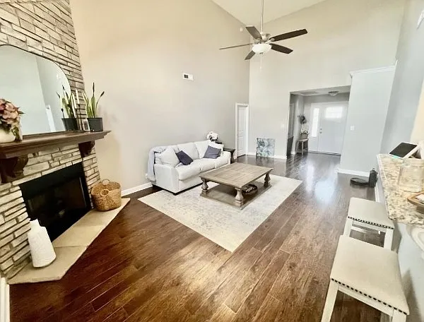 3781 Windhaven Dr — Photo 4