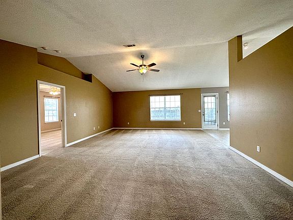 4th image of 5625 Shelly St