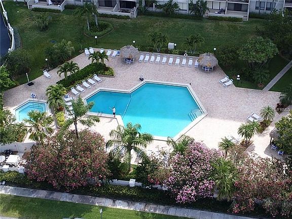 Large heated pool and Spa