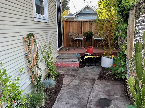 4th image of 375 44th St