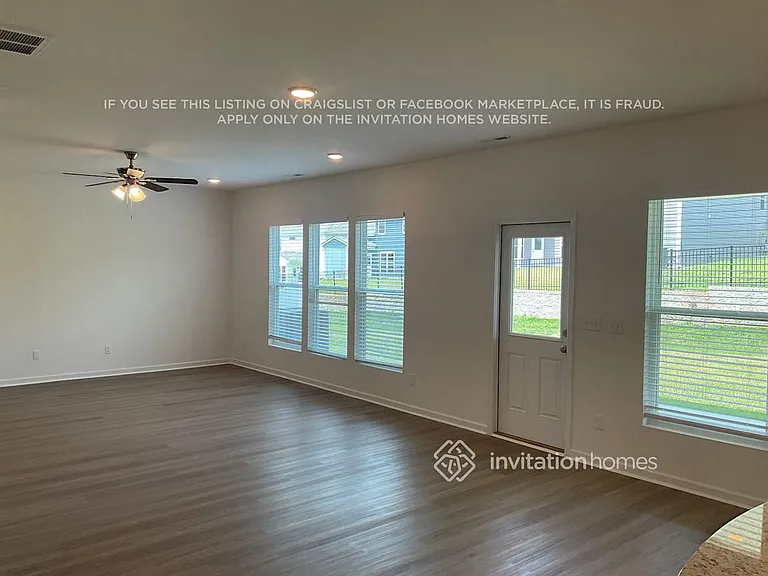 3808 Lantern Ln — Photo 3