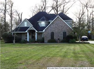 8524 Wyeth Dr, Denham Springs, LA 70706