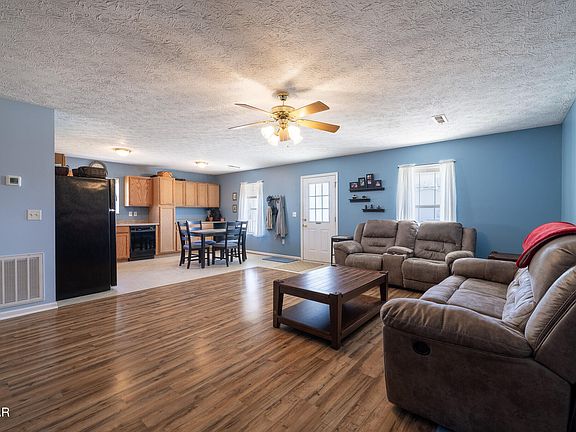 4th image of 2514 Sportsmans Way