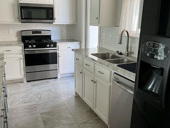 4th image of 103 Harvey Cay Ln