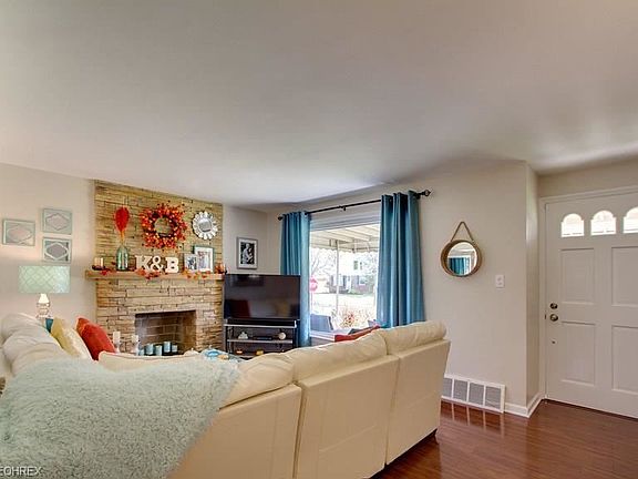 4th image of 1636 Temple Ave