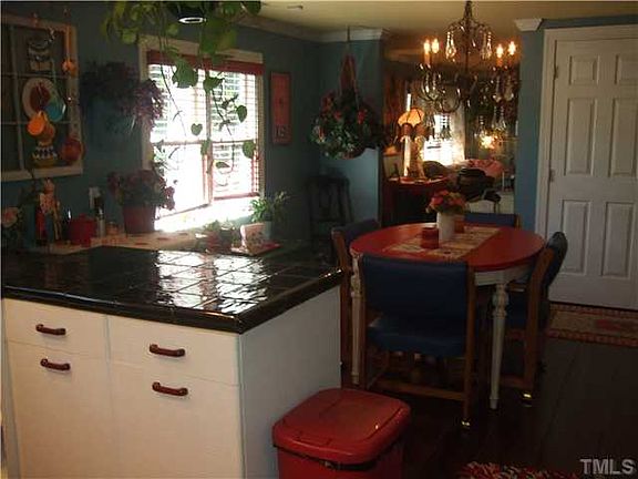 4th image of 106 S Tunstall Ave