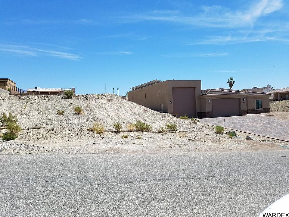 1st image of 865 Manor Dr