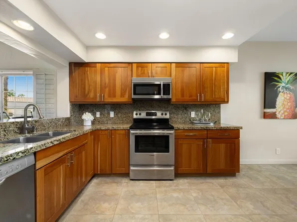 618 Vista Lago Cir N, Palm Desert, CA 92211