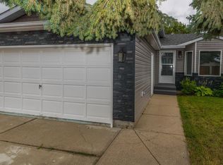 4209 25th Ave NW, Edmonton, AB T6L6B4