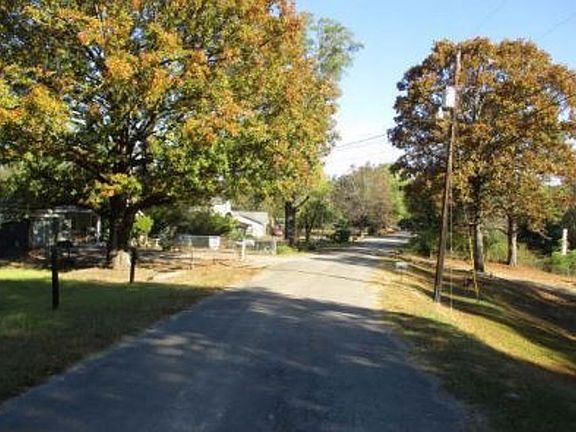 Exterior Neighborhood (street photo)