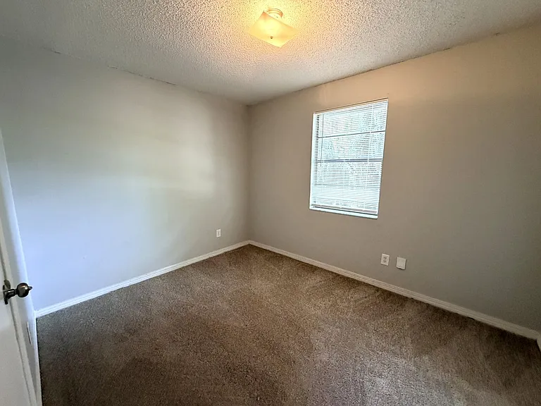 460 Bentwood Ln — Photo 24