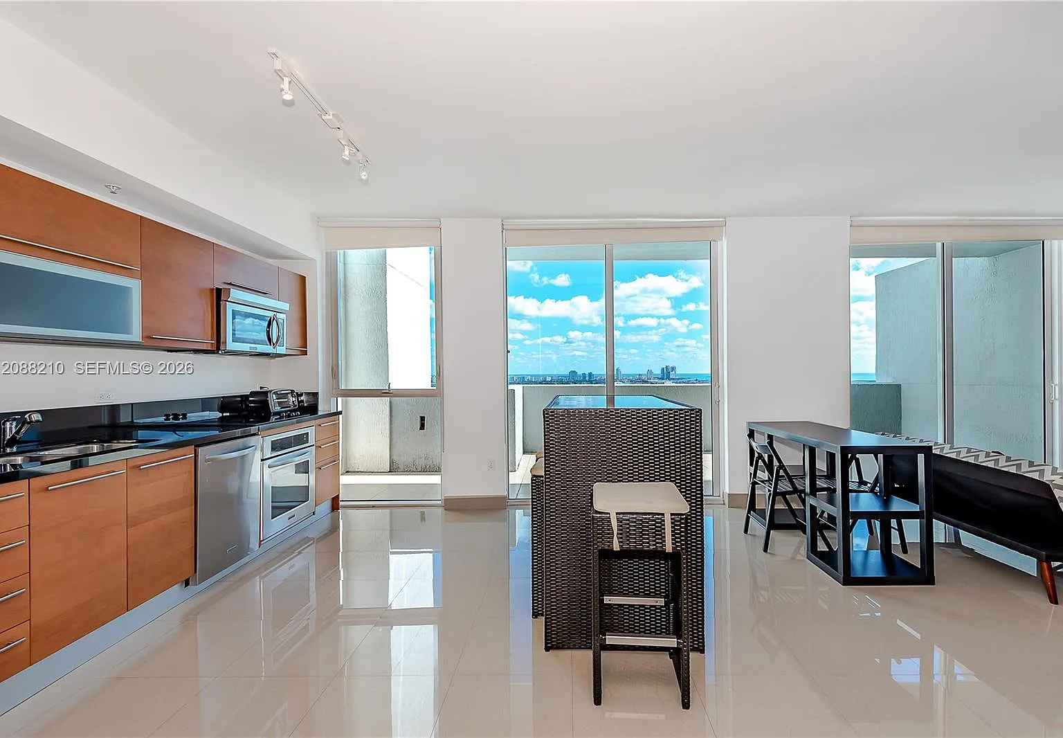 Vizcayne South Condo — Photo 3