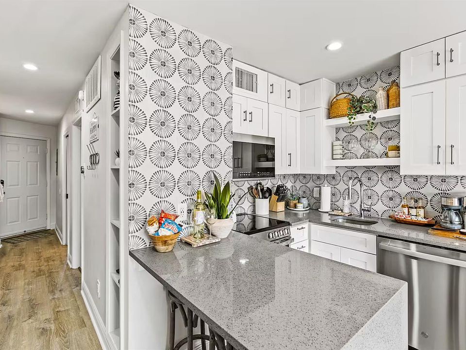 1st image of 6102 Seawall Blvd #189