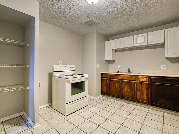 3rd image of 1020 E 13th Ave #B