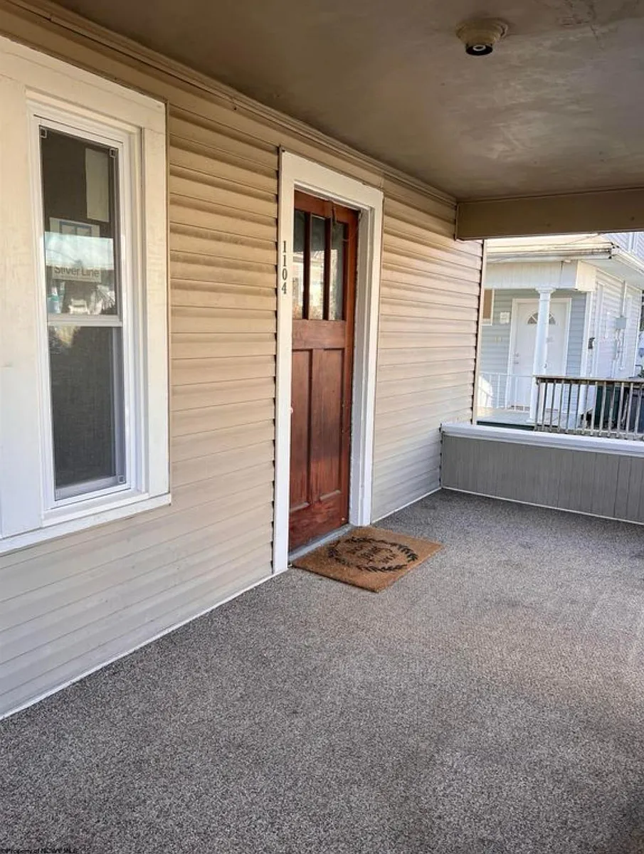 Building Photo - 1104 Fennimore St