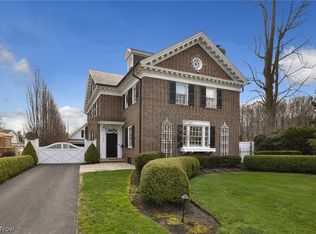 1109 Forest Rd, Lakewood, OH 44107