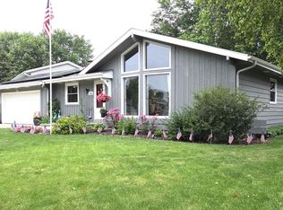 9395 S Burrell STREET, Oak Creek, WI 53154