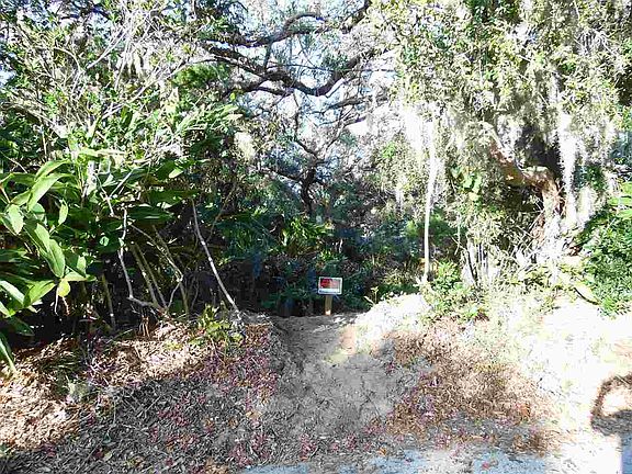 2nd image of 136 Kings Quarry Ln