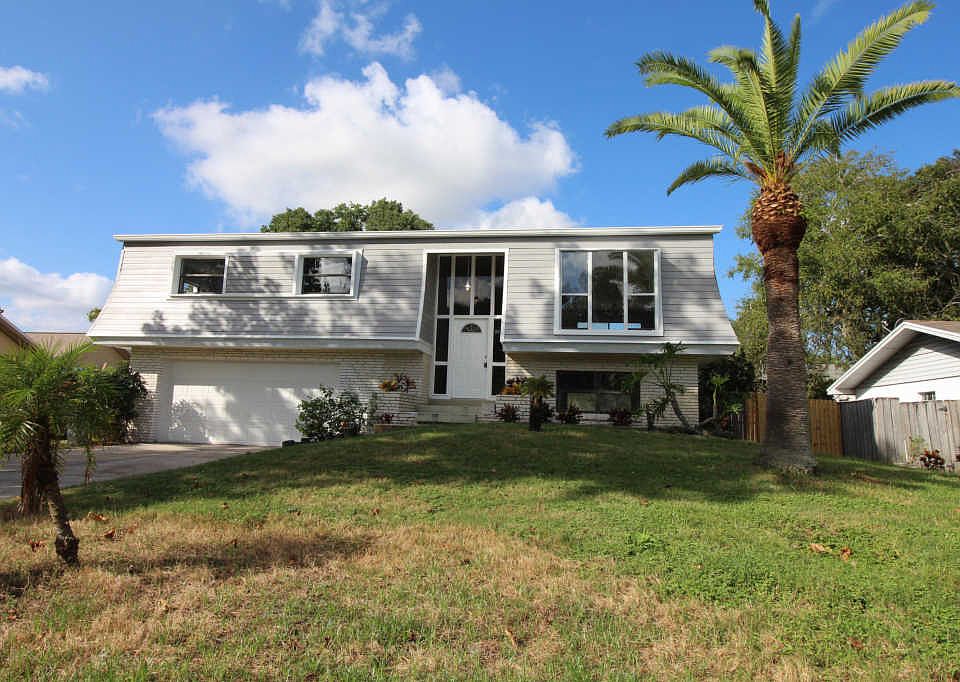 1st image of 10 Arrowhead Cir