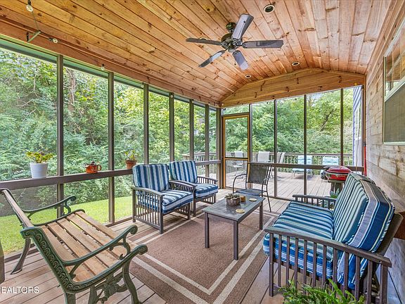 3rd image of 8350 Longcreek Ln