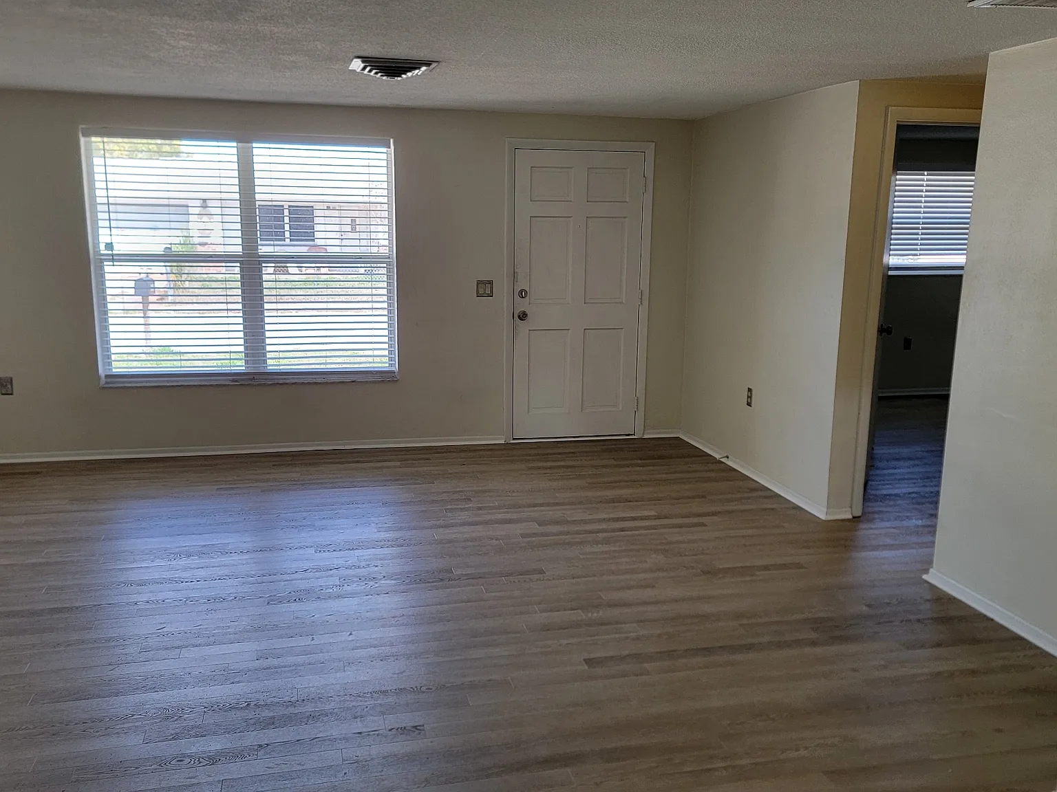 6810 Mesa Verde St — Photo 3
