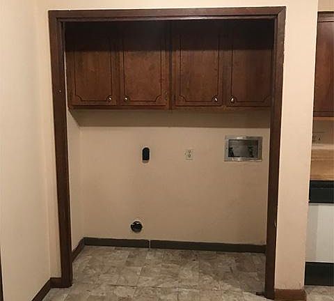 3rd image of 131 Lexington Dr