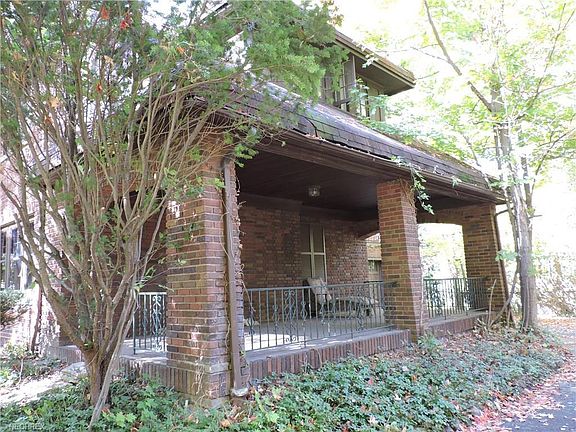 2nd image of 19271 Shaker Blvd