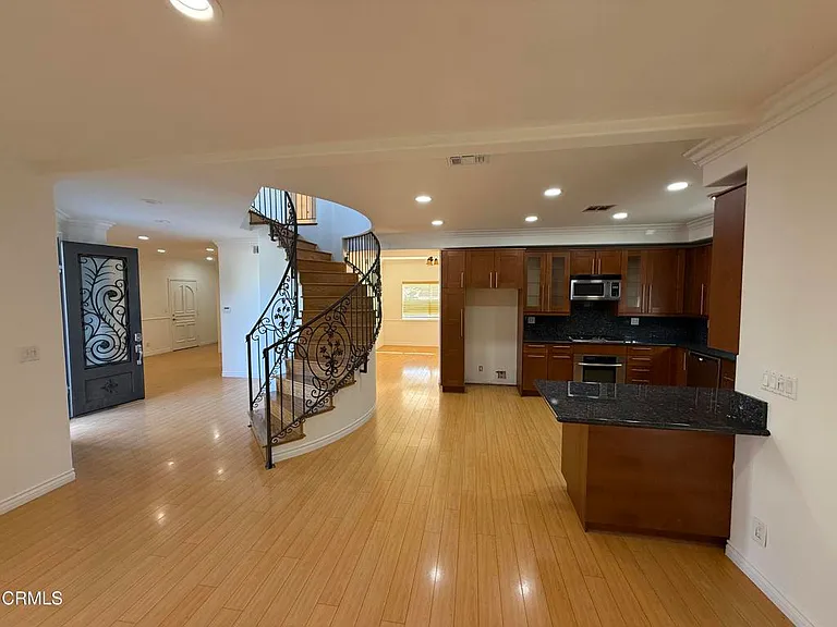 7011 N Liberty Dr — Photo 8