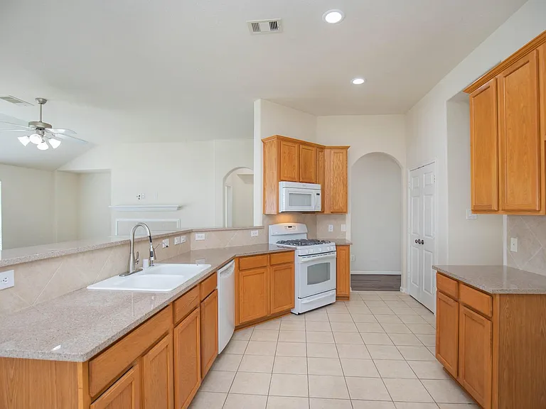 835 Aqua Vista Ln — Photo 8