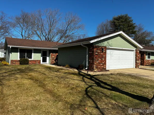 275 Convent Rd, Monroe Township, NJ 08831