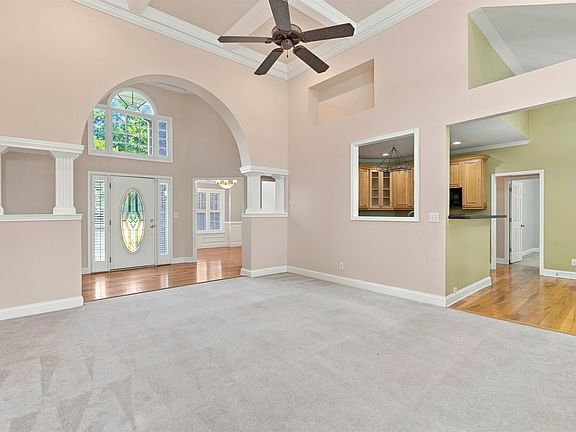 5th image of 502 Scenic Oak Dr