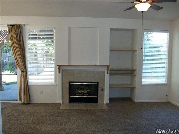 5th image of 2563 Douglas Fir Dr
