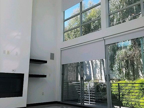 3rd image of 807 Huntley Dr #809