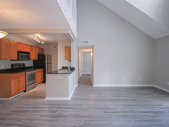 5th image of 3321 Haviland Ct APT 203