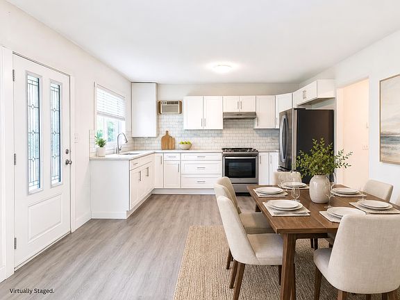 4th image of 20420 Lorne Ave