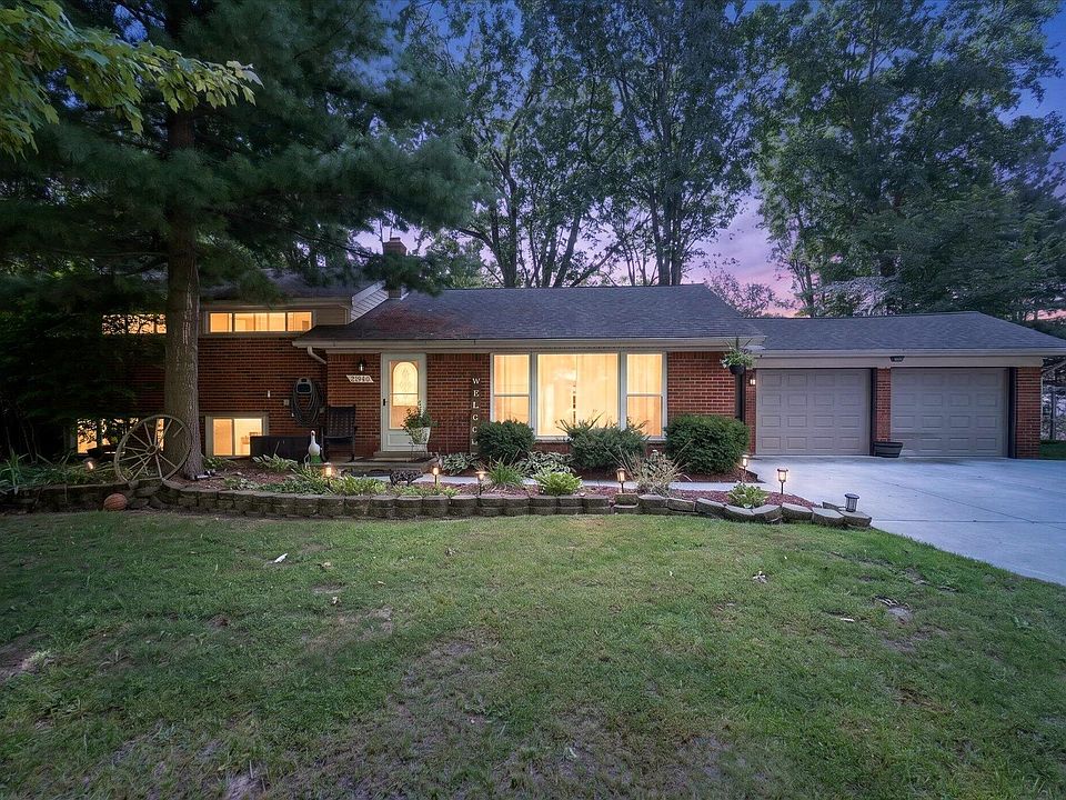 21940 Wendell St, photo 22