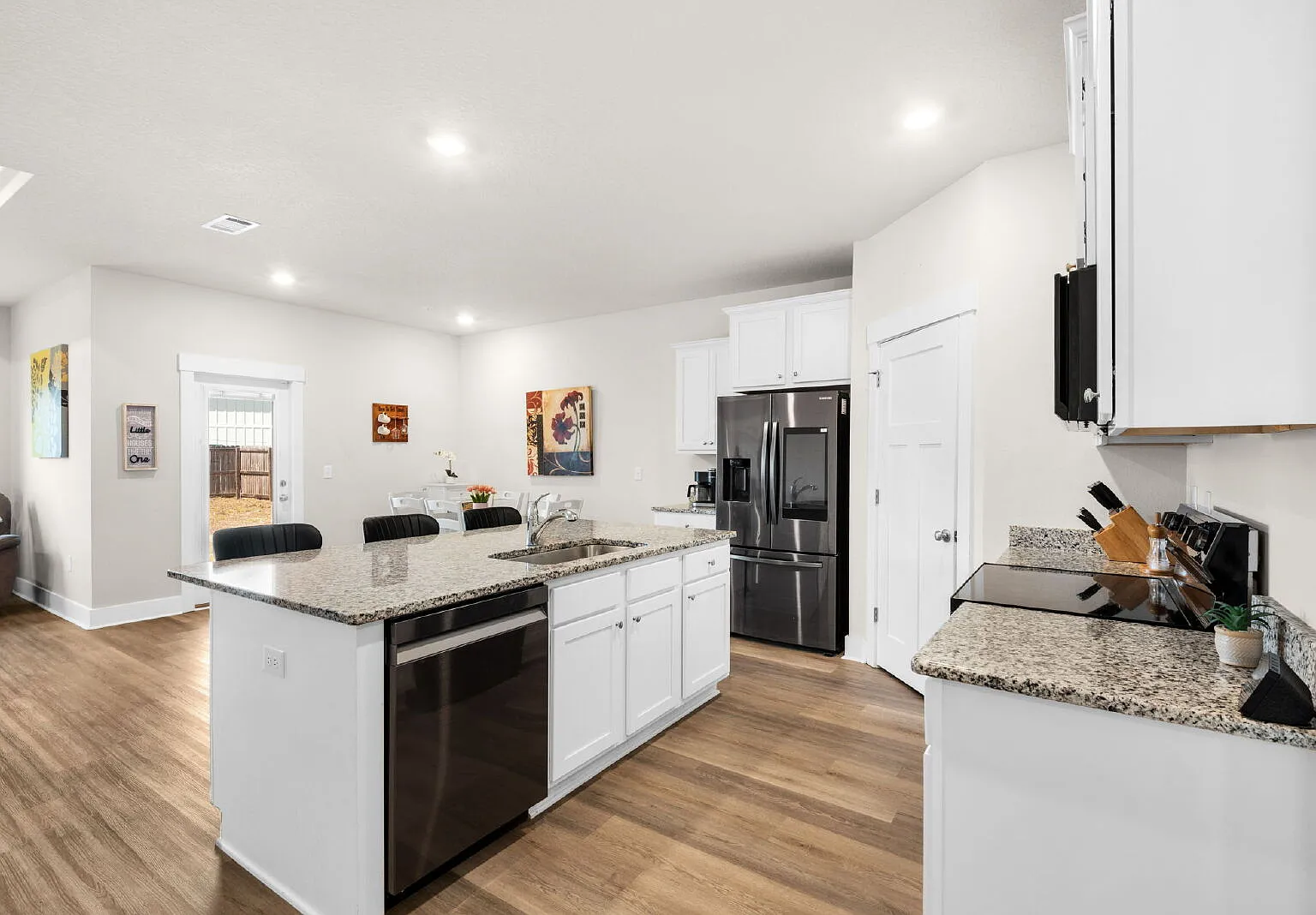 4 bed, 2.0 bath, 1786 sqft, $2,750 — Photo 4
